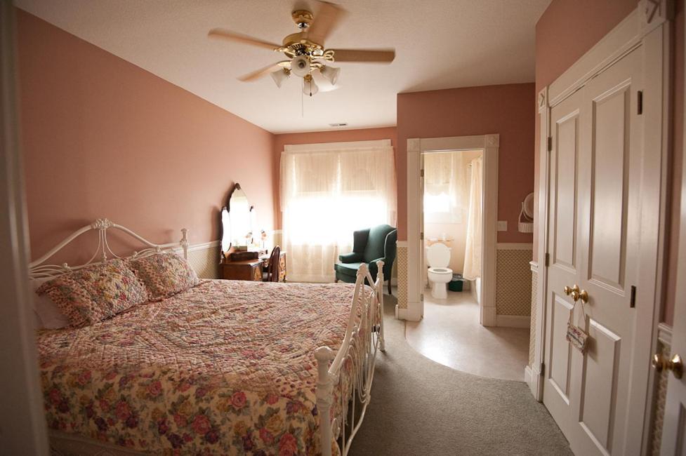 Victorian Veranda Country Inn Lawrence Oda fotoğraf